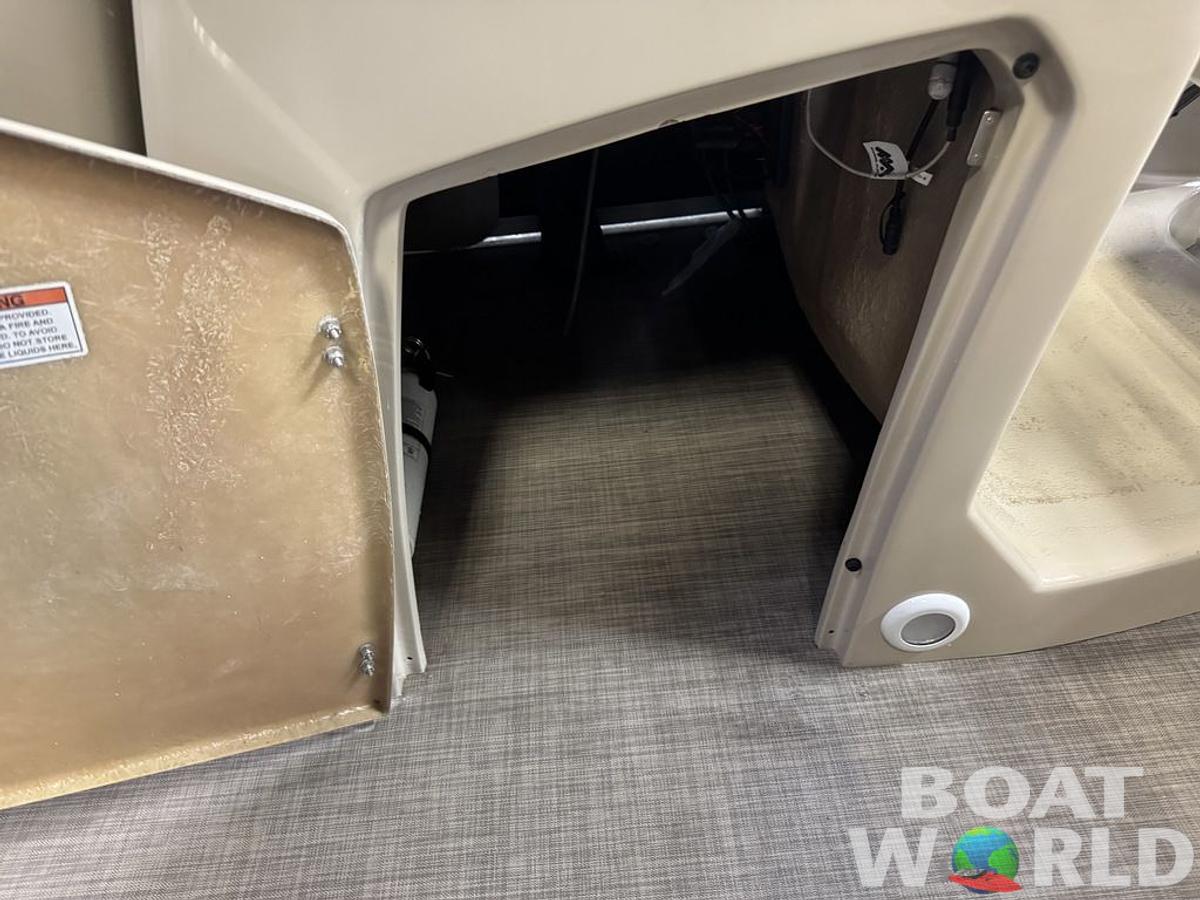 Used 2018 Premier SunSpree 220 DL Pontoon