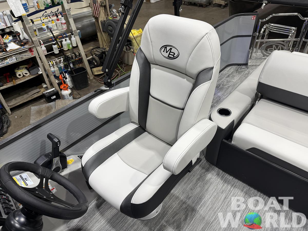 2026 Montego Bay 8522 Swingback Deluxe Pontoon
