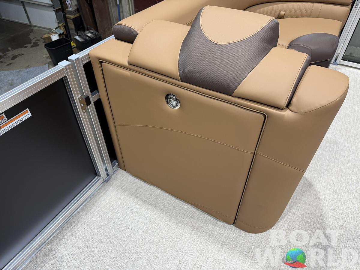 2027 Tahoe LTZ 2385 Quad Lounge & 4-Stroke $42995