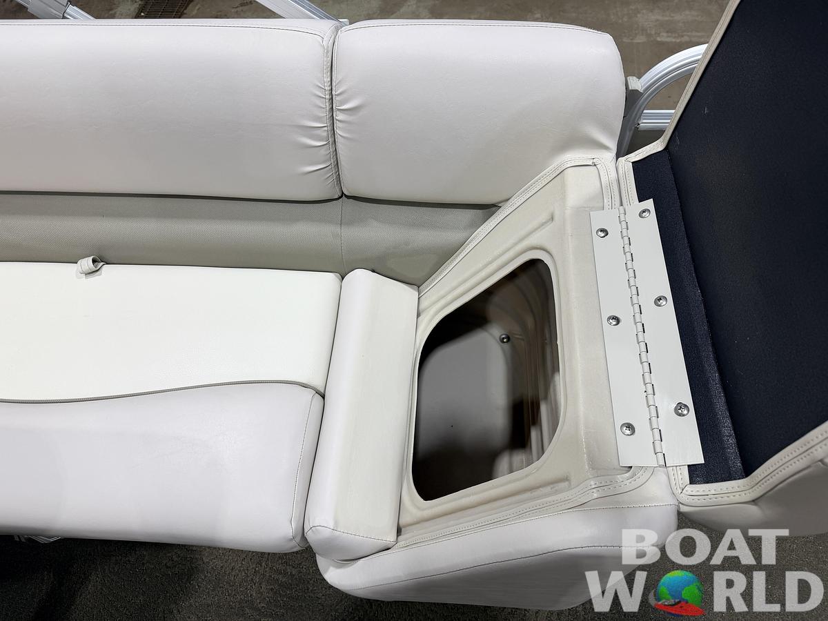 Used 2014 Bennington 21 SLX & 90HP Yamaha 4Stroke -$19,995