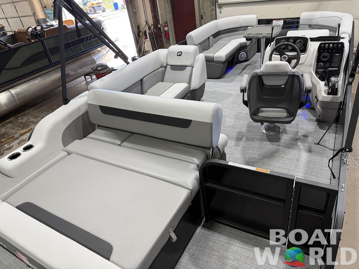 2026 Princecraft Vectra 21 RL Swingback Lounge $31995
