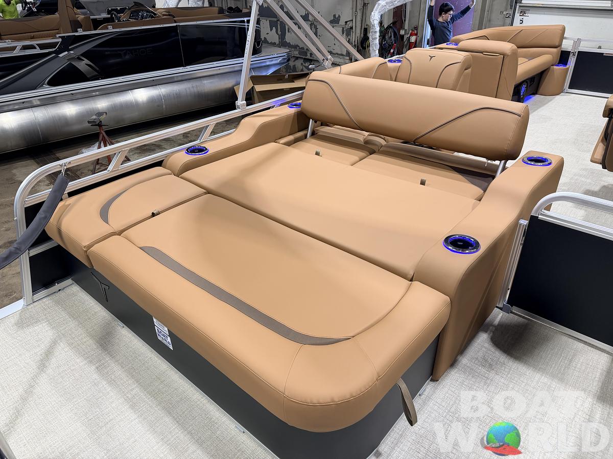 2026 Tahoe Sport 2385 VRB Swingback Tritoon $47995