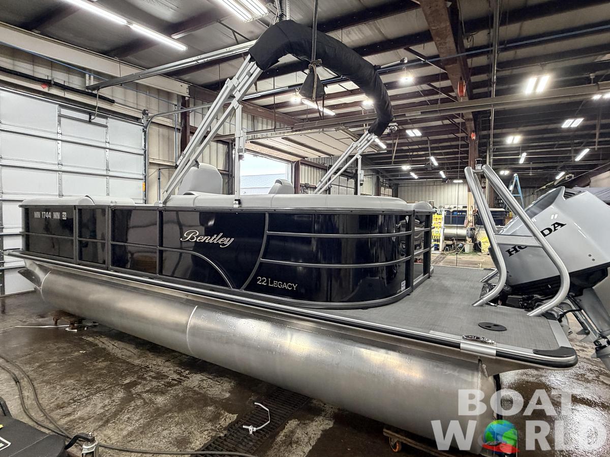 Used 2024 Bentley Legacy 223 150HP Navigator Tritoon - $47995