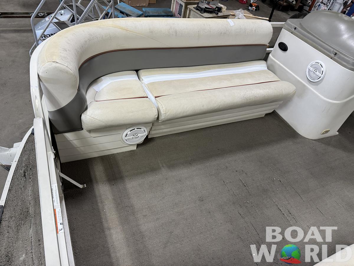 Used 2006 Crestliner  2085 Sport Classic Pontoon