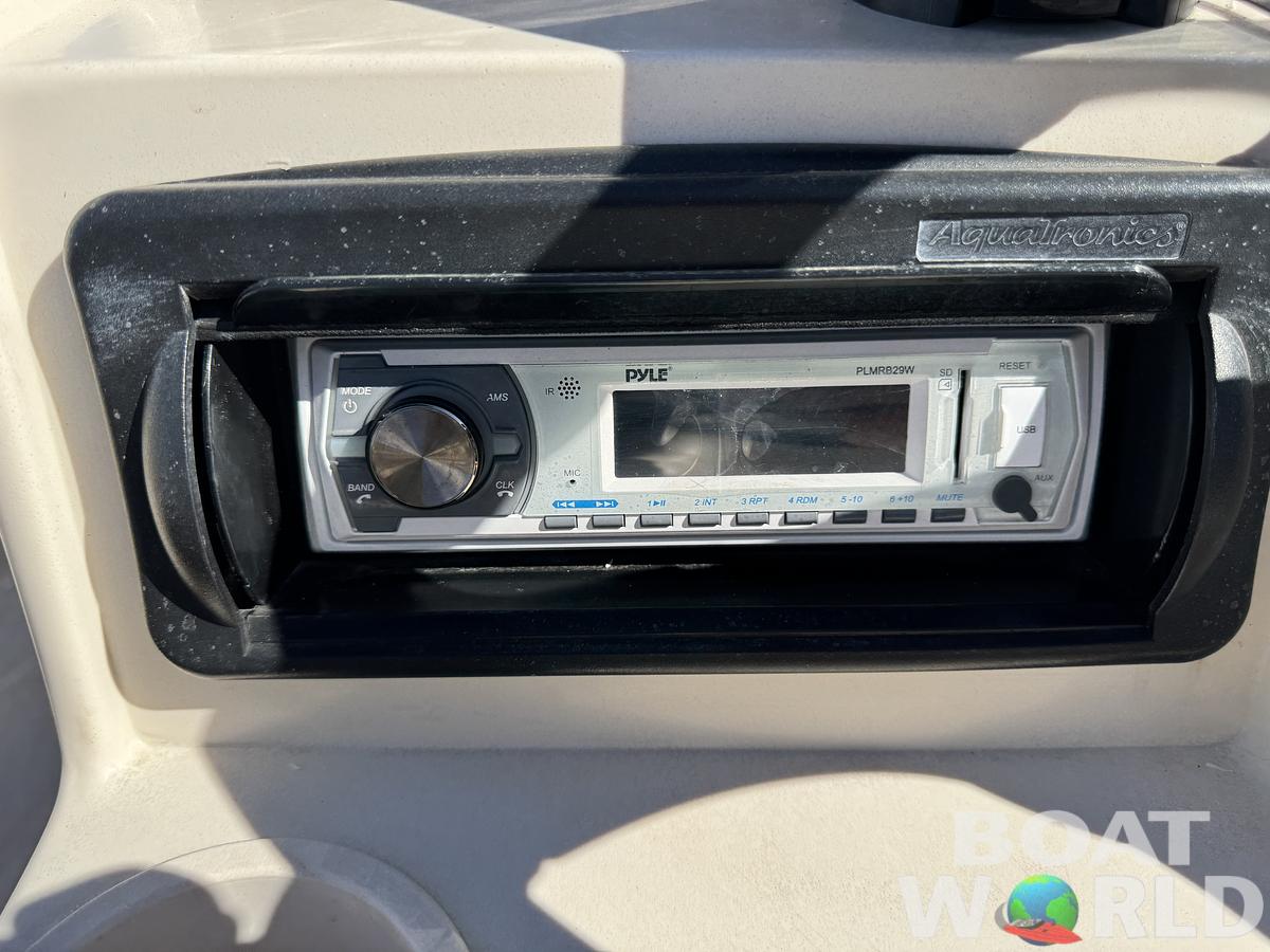 Used 2004 Sweetwater 2222 DF Pontoon