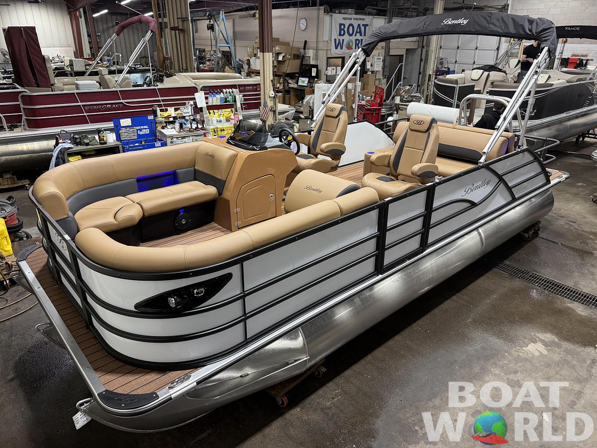 2026 Bentley Pontoons Legacy 223 Swingback Tritoon 