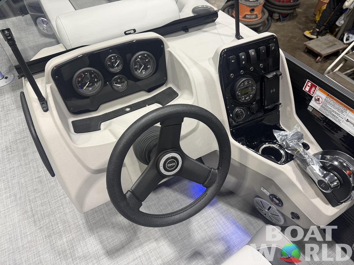 2026 Princecraft Vectra 23 RL Swingback Lounge Pontoon