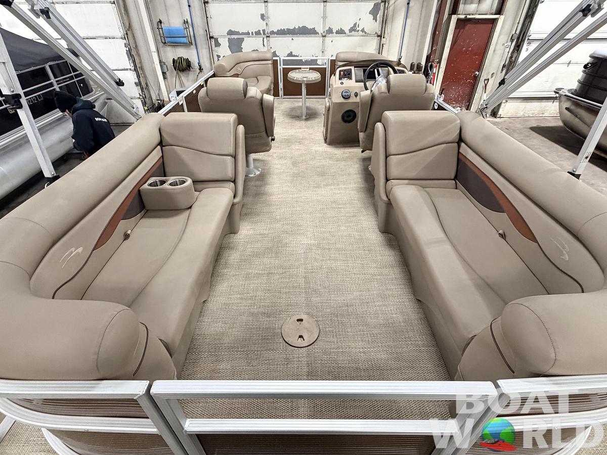 Used 2020 Bennington 22S Quad Lounge Pontoon