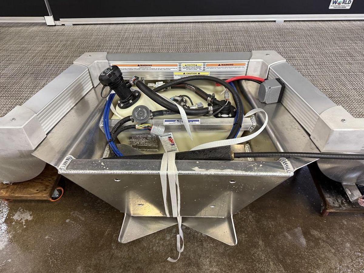 2025 Tahoe Pontoons LTZ 2385 Elite Cruise & Honda 4-Stroke EFI