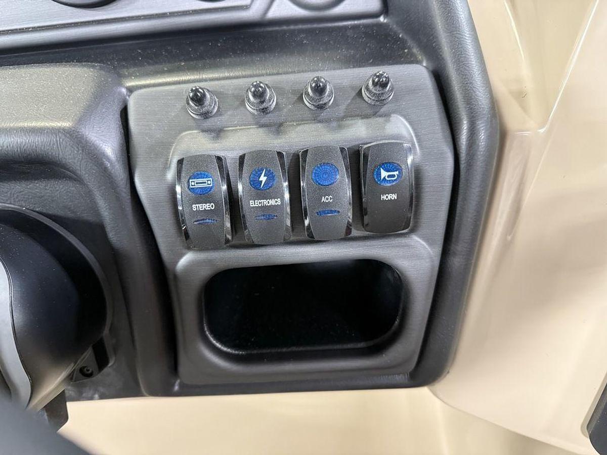 2025 Bentley Pontoons Legacy 200 Navigator Quad Lounge & Honda 4-Stroke EFI