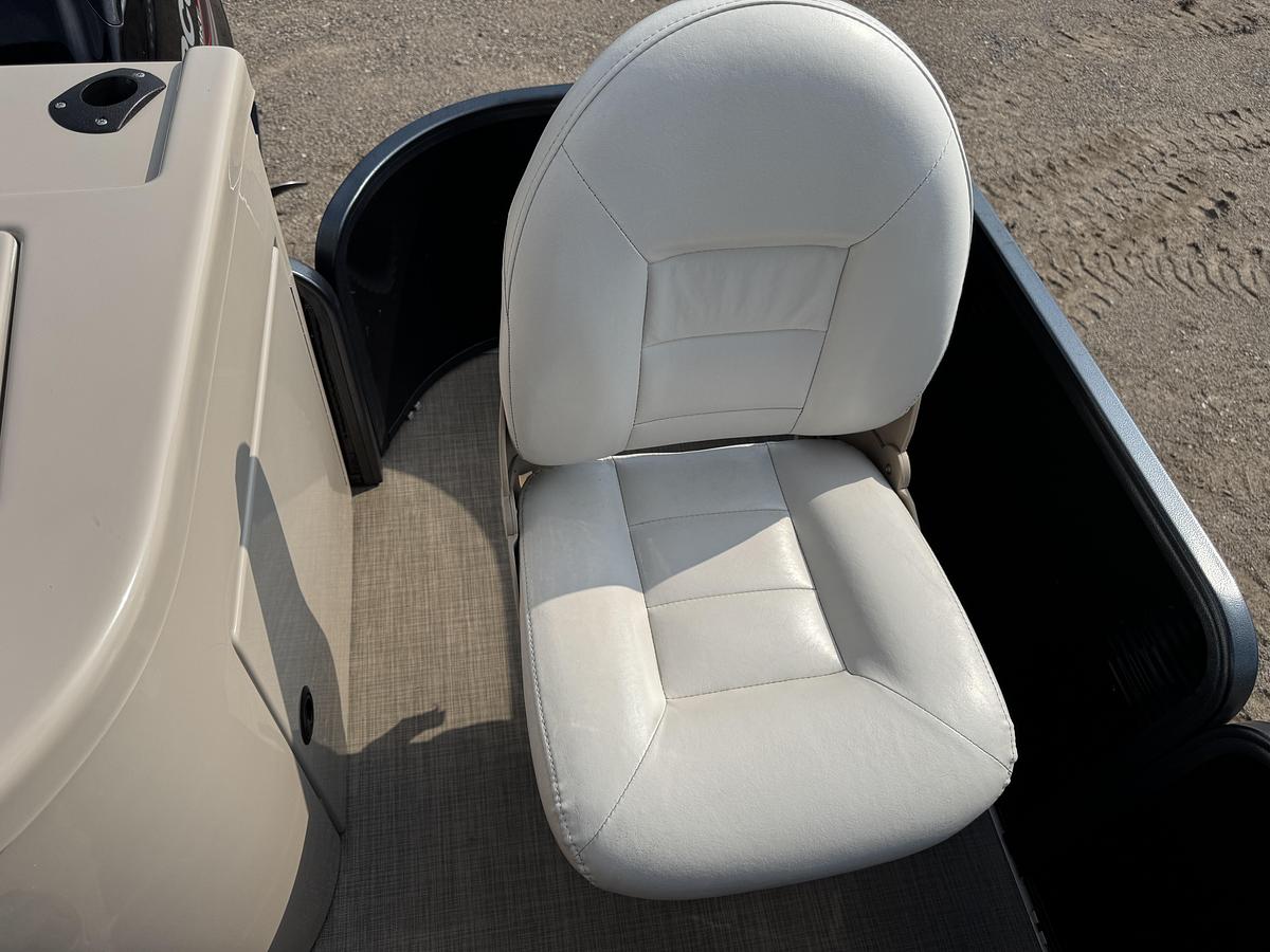 Used 2017 Palm Beach Cast Master 200 Pontoon WITH Sea Legs