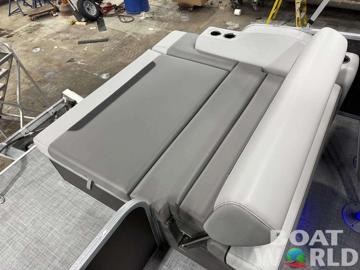 2026 Princecraft Vectra 21 RL Swingback Dinette Pontoon 