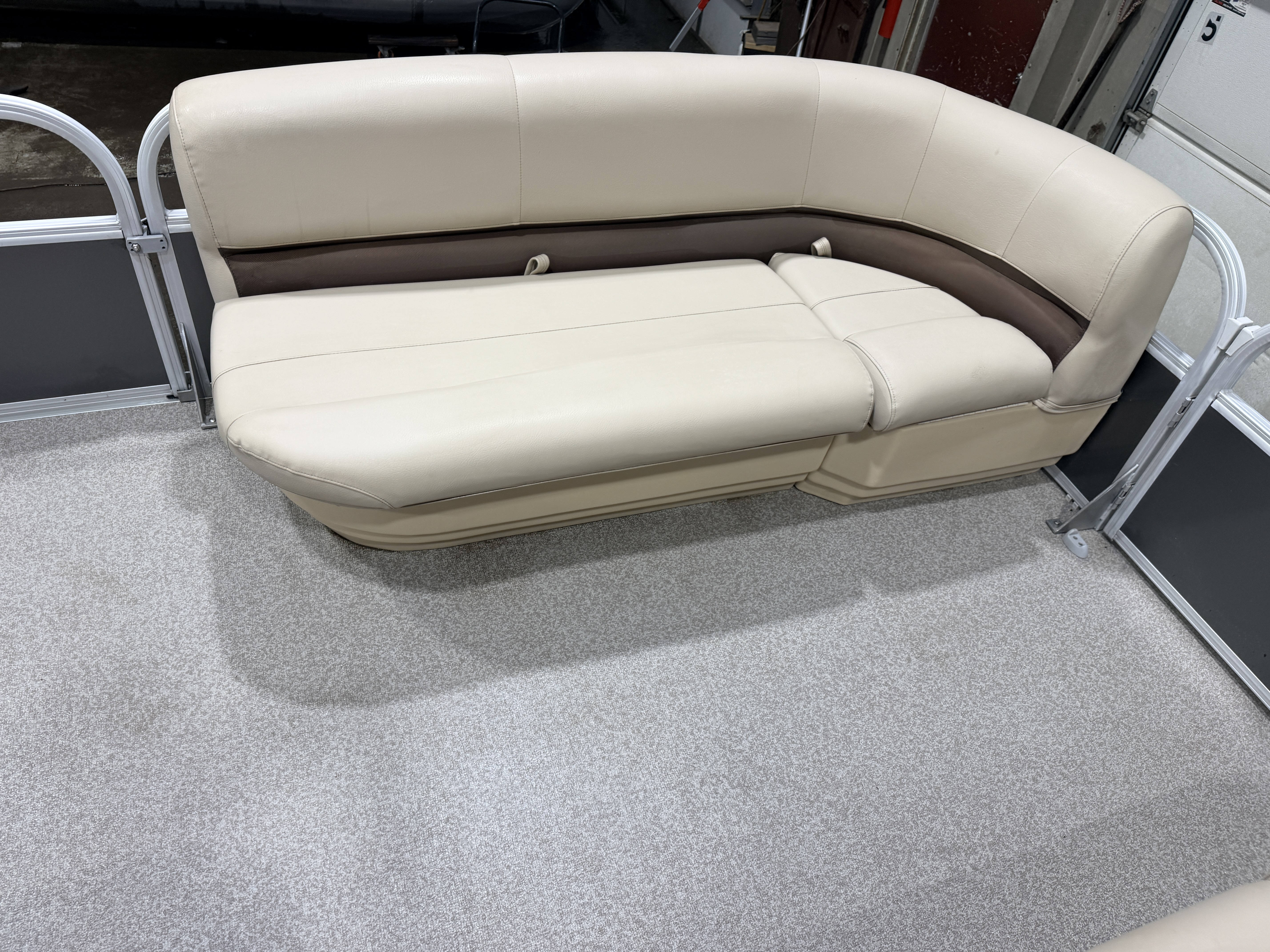 Used 2019 Sun Tracker Party Barge 18 DLX & 75HP Mercury 4Stroke -$21,995