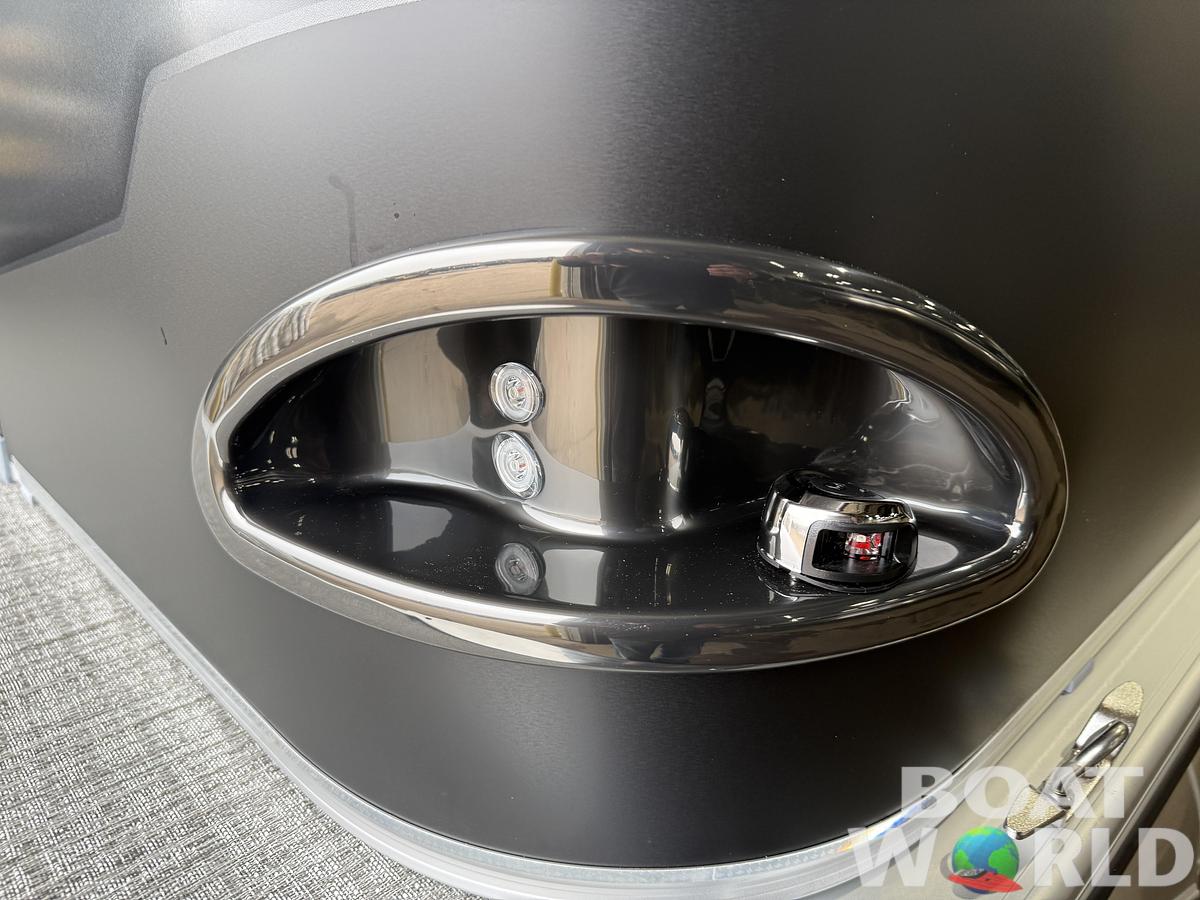 2026 Tahoe Sport Rear Fish 2180 & 4-Stroke $31995