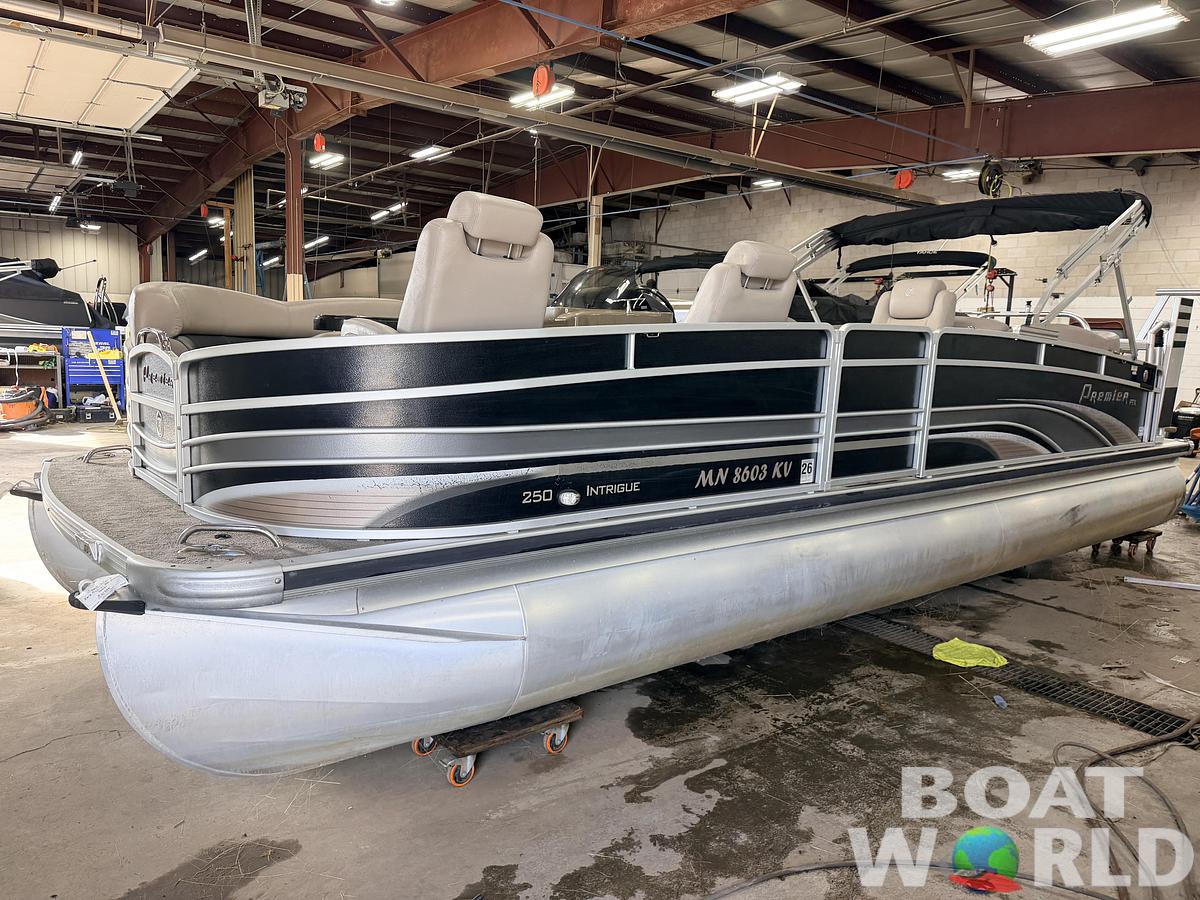 Used 2012 Premier 250 Intrigue & 140HP Suzuki 4Stroke -$21,995