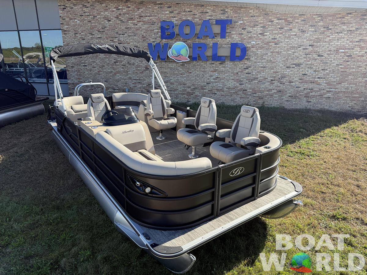 2026 Bentley Pontoons Legacy 220 Navigator DL Quad Lounge