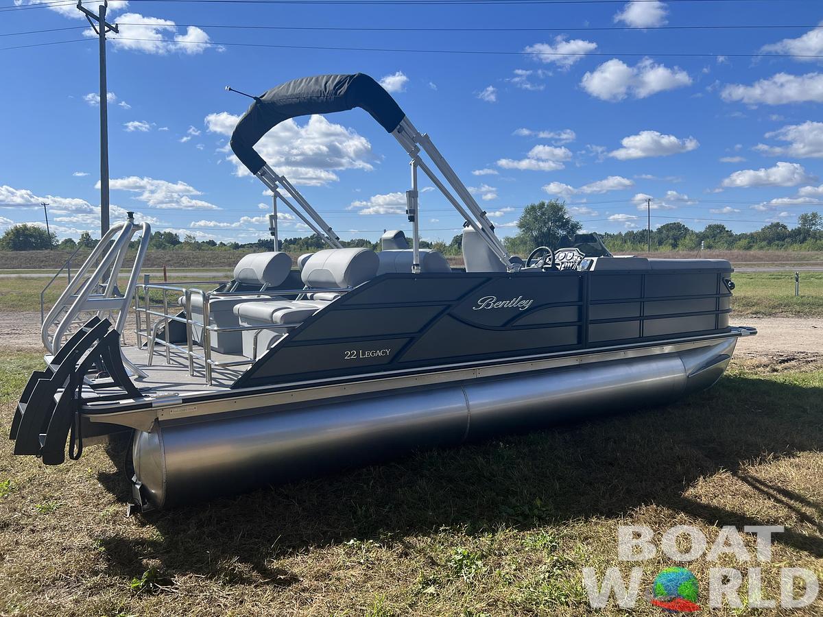2026 Bentley Pontoons Legacy 220 QSB Swingback