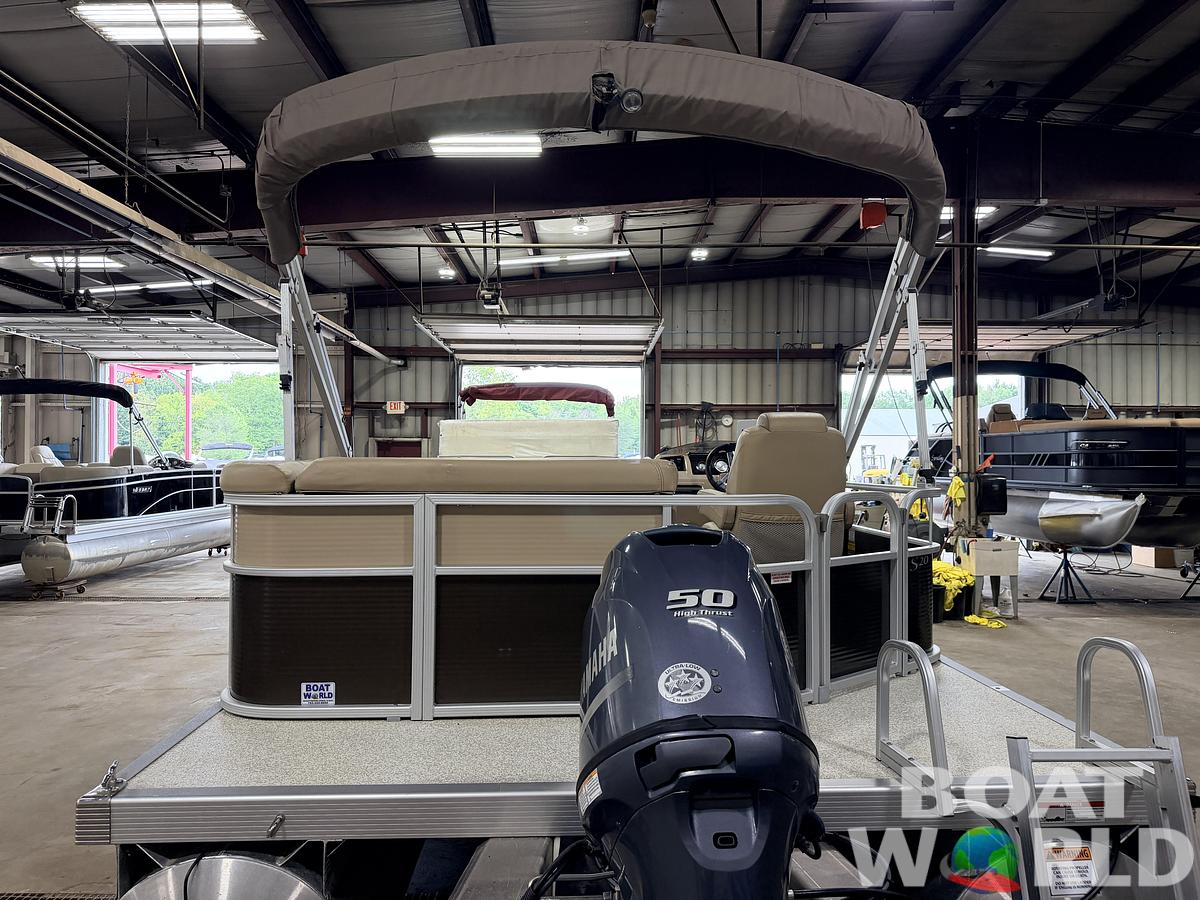 Used 2016 Bennington 20 SLM & 50HP Yamaha 4Stroke -$19,995
