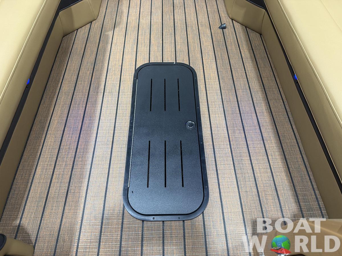 2026 Bentley Pontoons Elite 253 Admiral 350HP Quad Lounge Tritoon
