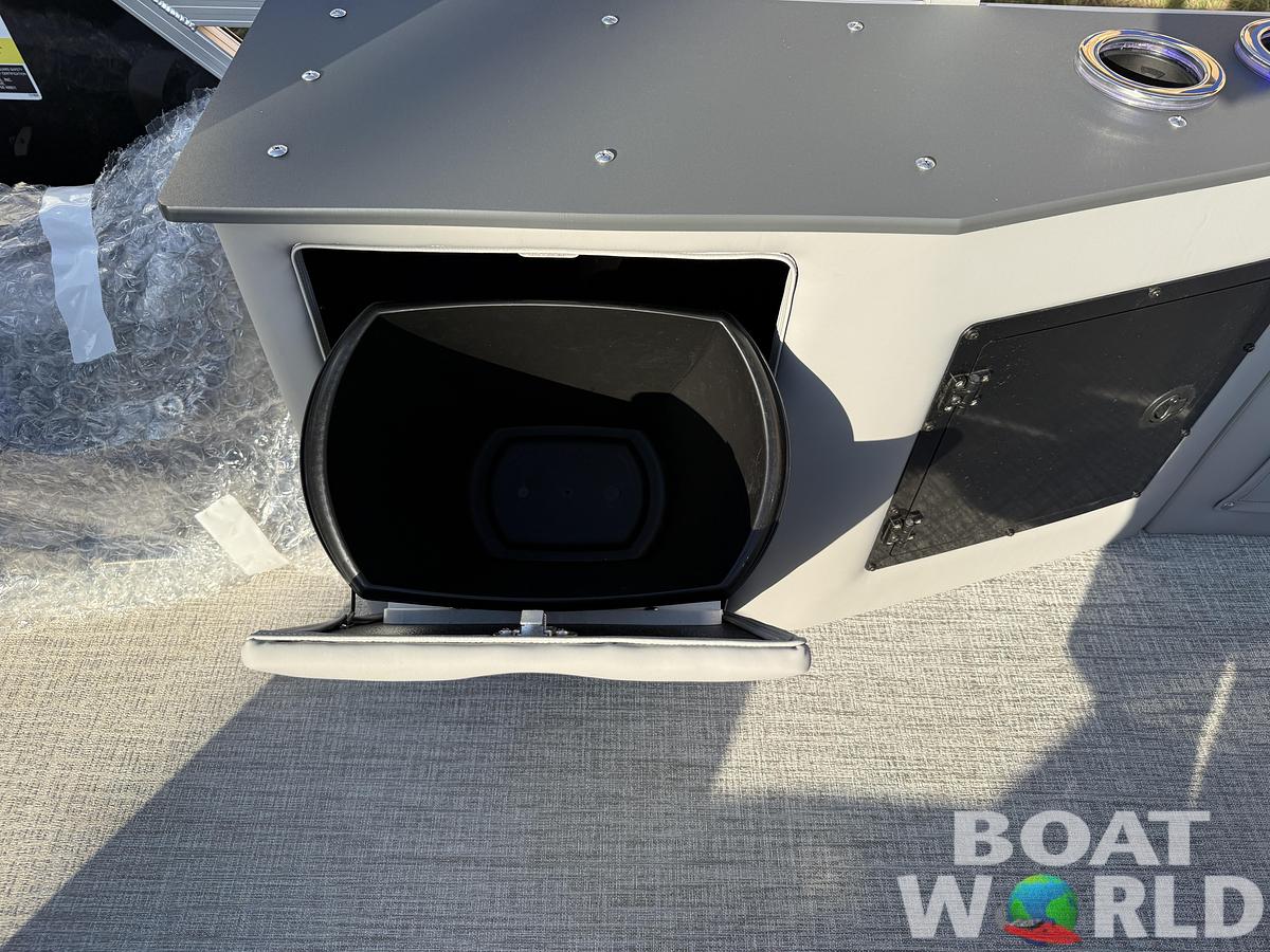 2026 Tahoe Pontoons LTZ 2385 (CRB) Cruise Rear Bench Tritoon 