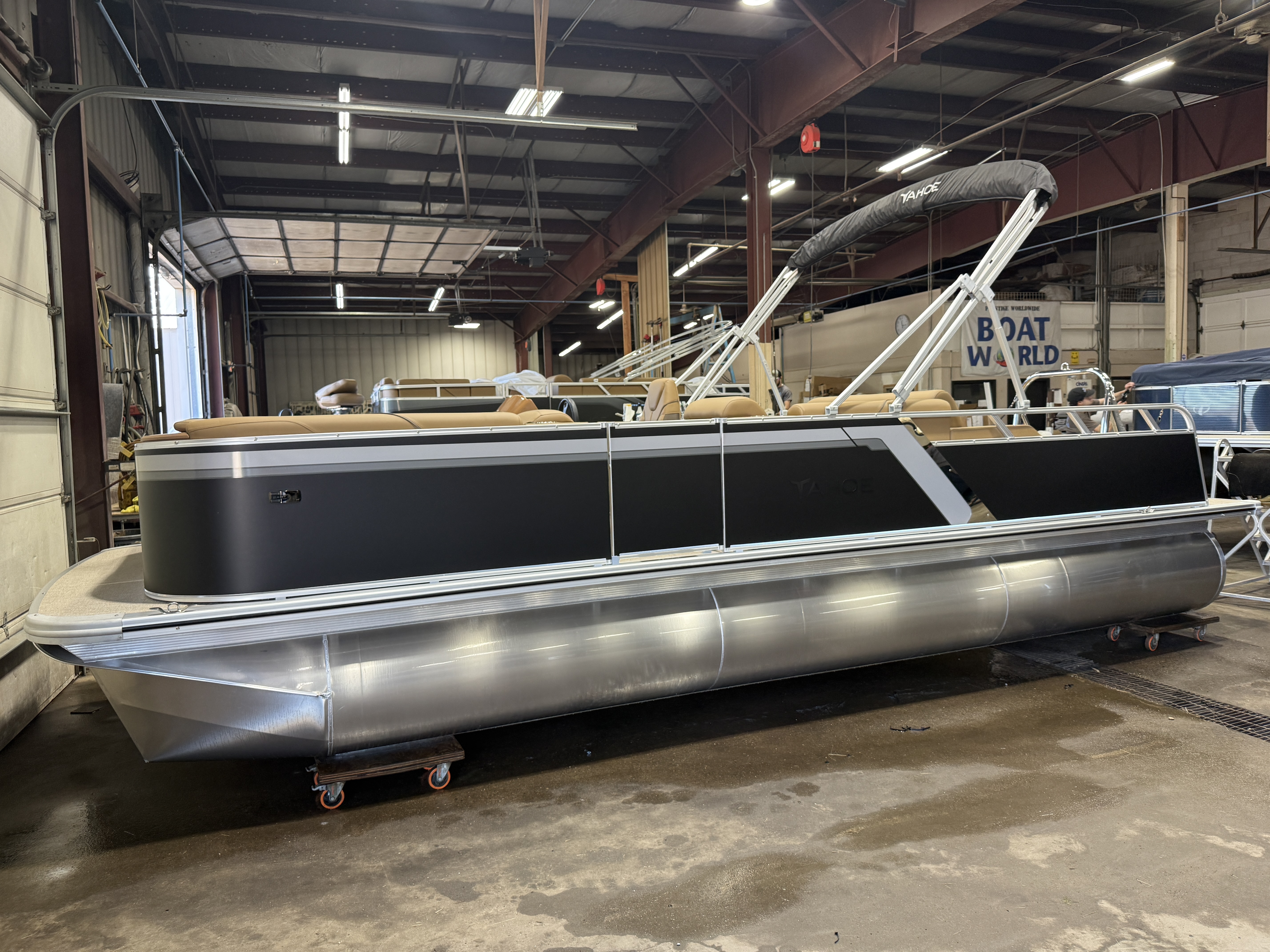 2027 Tahoe Sport VRB SE 2385 Swingback & 4-Stroke $35995