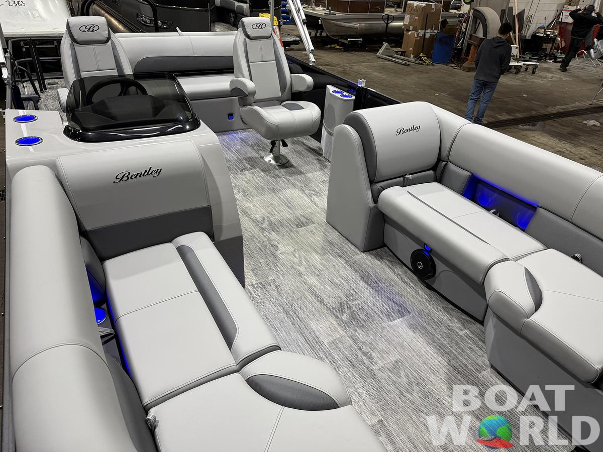 2026 Bentley Pontoons Legacy 220 Swingback