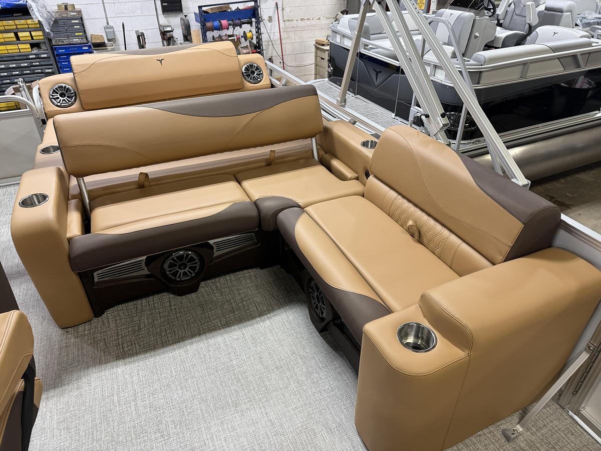 2025 Tahoe Pontoons LTZ 2385 Swingback (VRL) & Honda 4-Stroke EFI