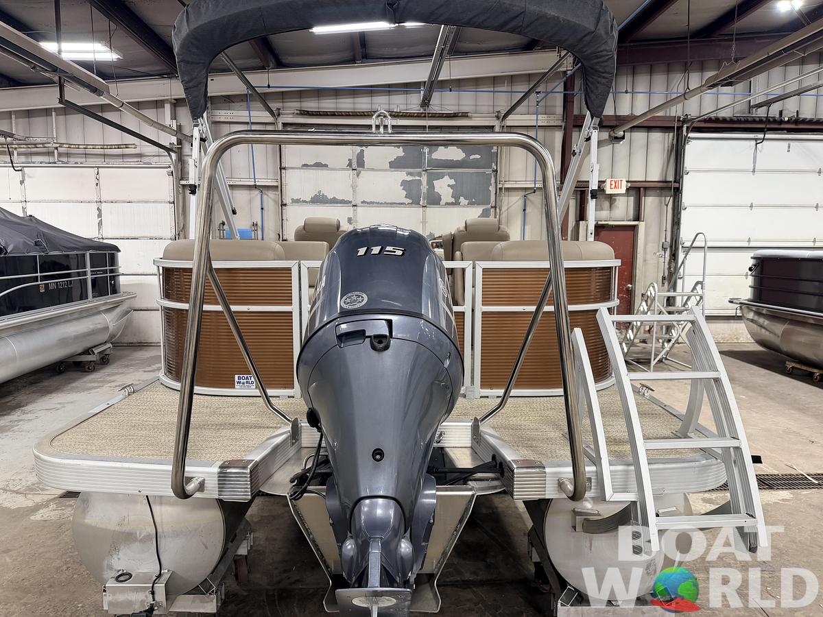 Used 2020 Bennington 22S Quad Lounge Pontoon