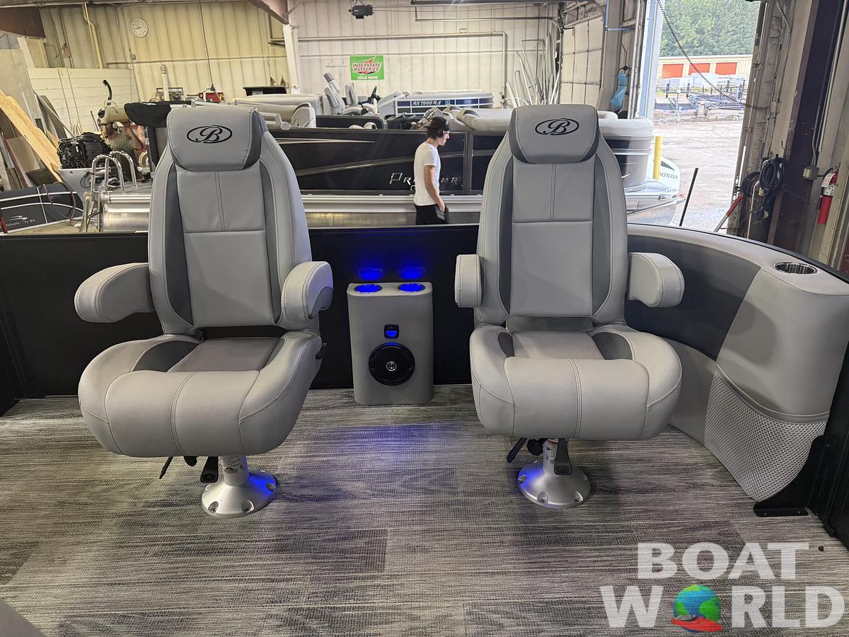 2026 Bentley Pontoons Legacy 220 Navigator DL Quad Lounge