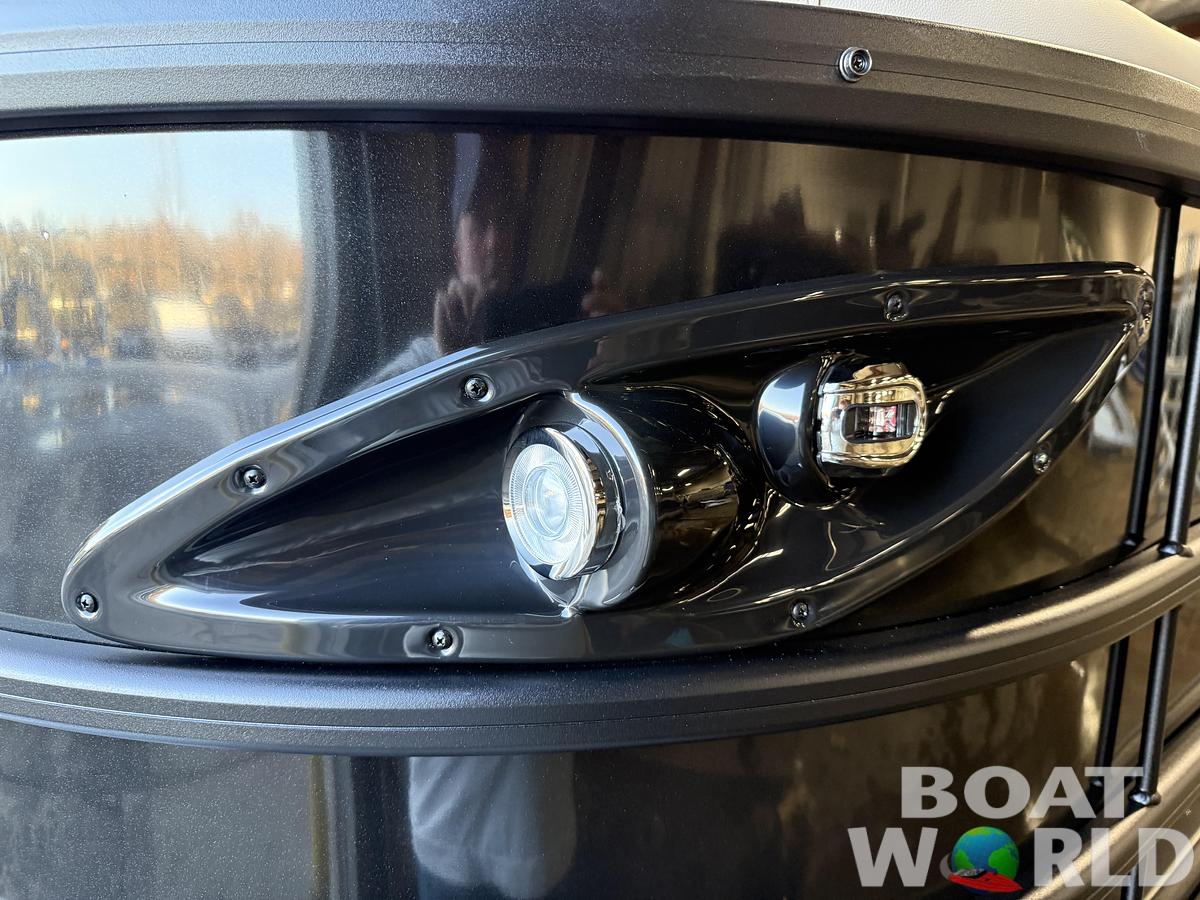 2026 Bentley Pontoons Legacy 223 QSB Swingback Tritoon 