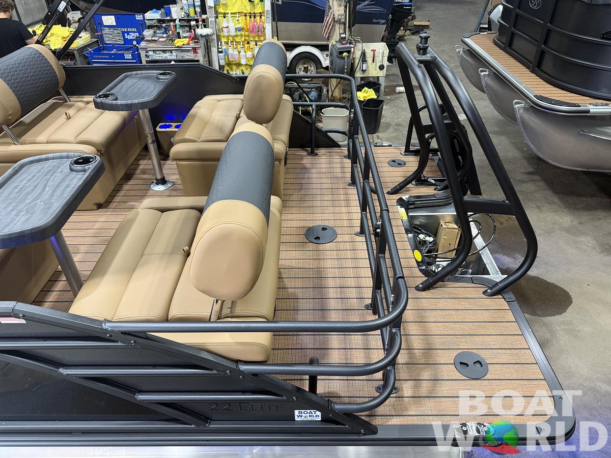 2026 Bentley Elite 223 Quad Swingback QSB Tritoon $64995