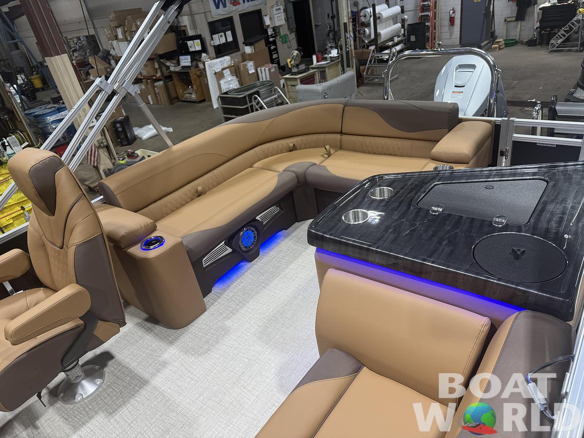 2026 Tahoe Pontoons LTZ 2385 Elite Windshield Tritoon