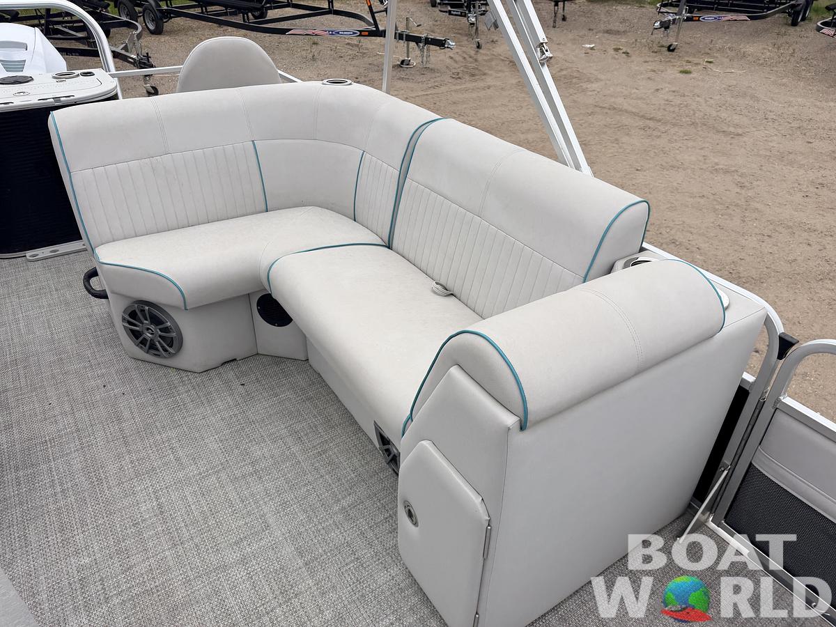 Used 2019 Qwest 822 Fish & Cruise Tritoon & 150HP Honda 4Stroke - $39,995