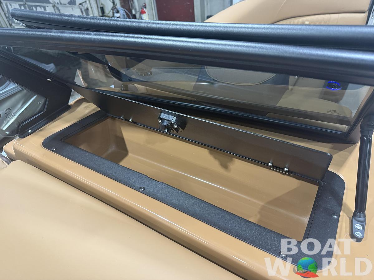 2026 Tahoe Pontoons LTZ 2385 Elite Windshield Tritoon