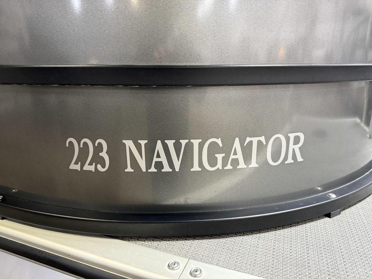 Used 2020 Bentley Pontoons Legacy 223 Navigator Quad Lounge Tritoon & Suzuki 140HP 4-Stroke EFI