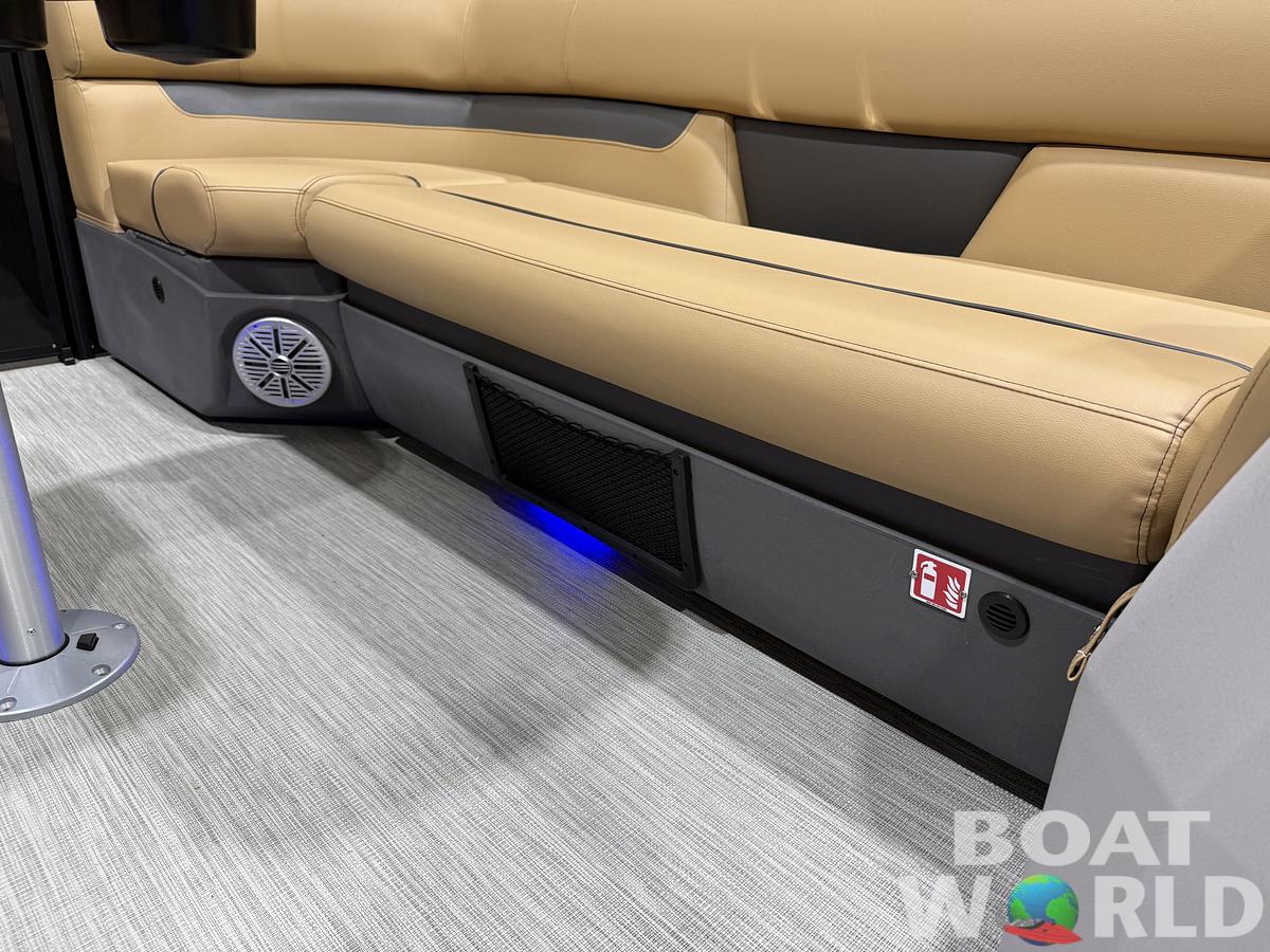 2027 Princecraft Vectra 23 RL Dinette Swingback $36,995