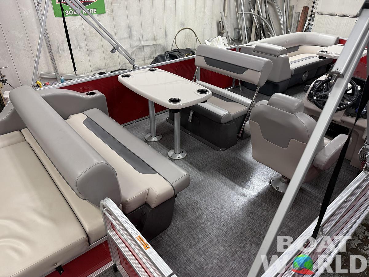 Used 2021 Princecraft Vectra 23 RL Dinette Swingback Pontoon & 115HP