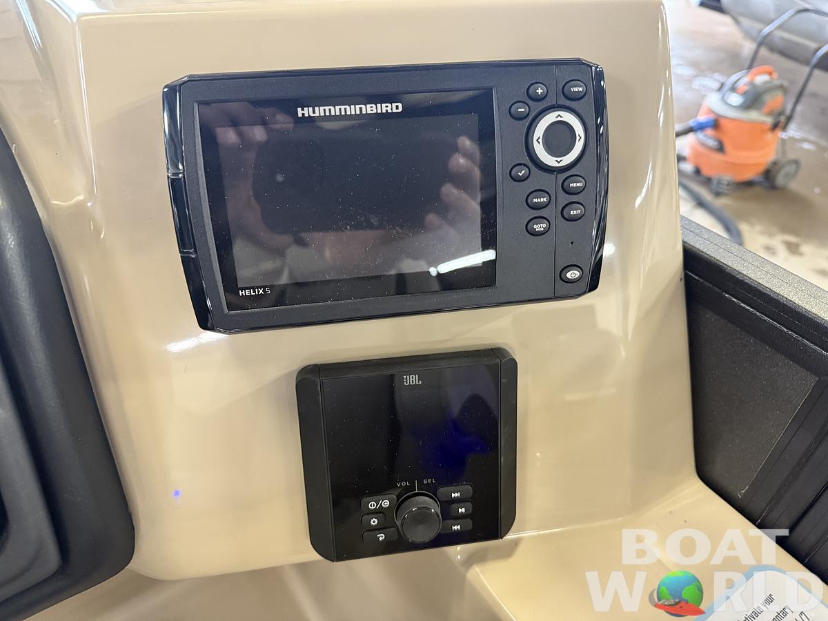 2025 Bentley Pontoons Legacy 220 Navigator Quad Lounge & Honda 4-Stroke EFI