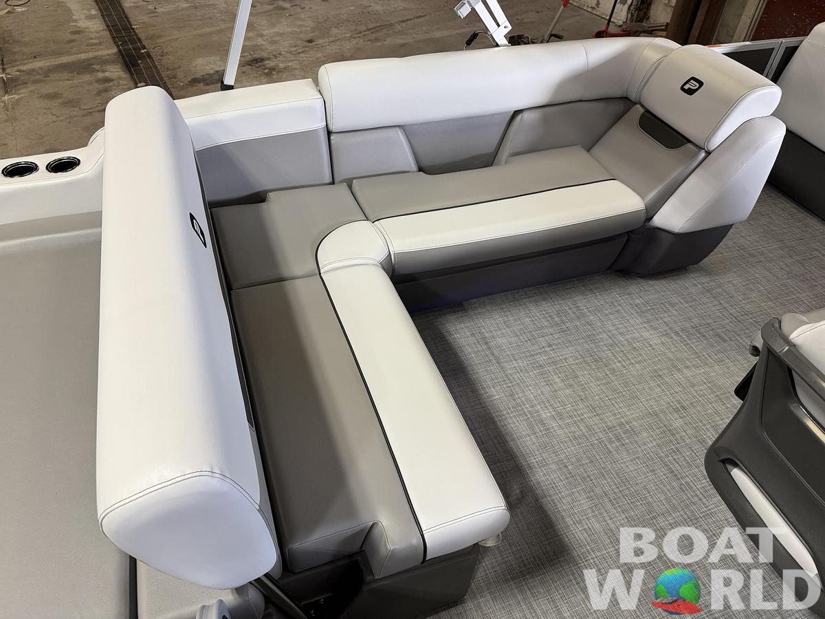 2026 Princecraft Vectra 23 RL Swingback Lounge Pontoon