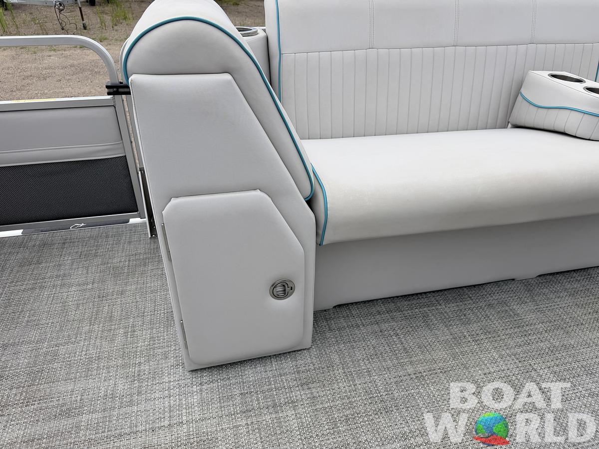 Used 2019 Qwest 822 LS Tritoon & 150HP Honda 4Stroke -$29,995