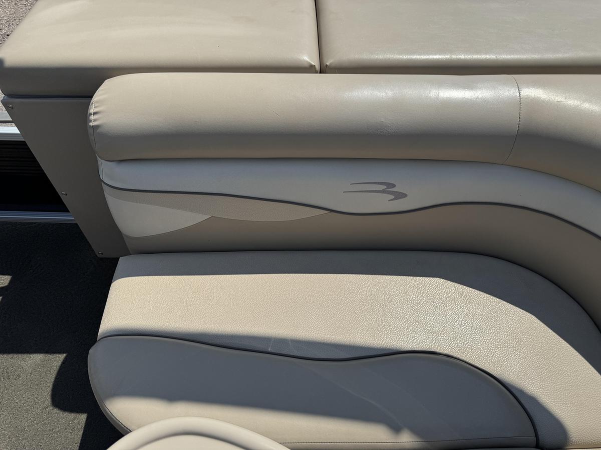 Used 2013 Bennington 17SF