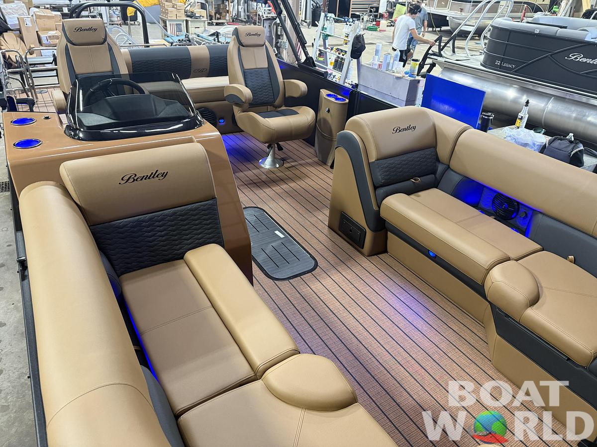2026 Bentley Pontoons Elite 223 Swingback Tritoon