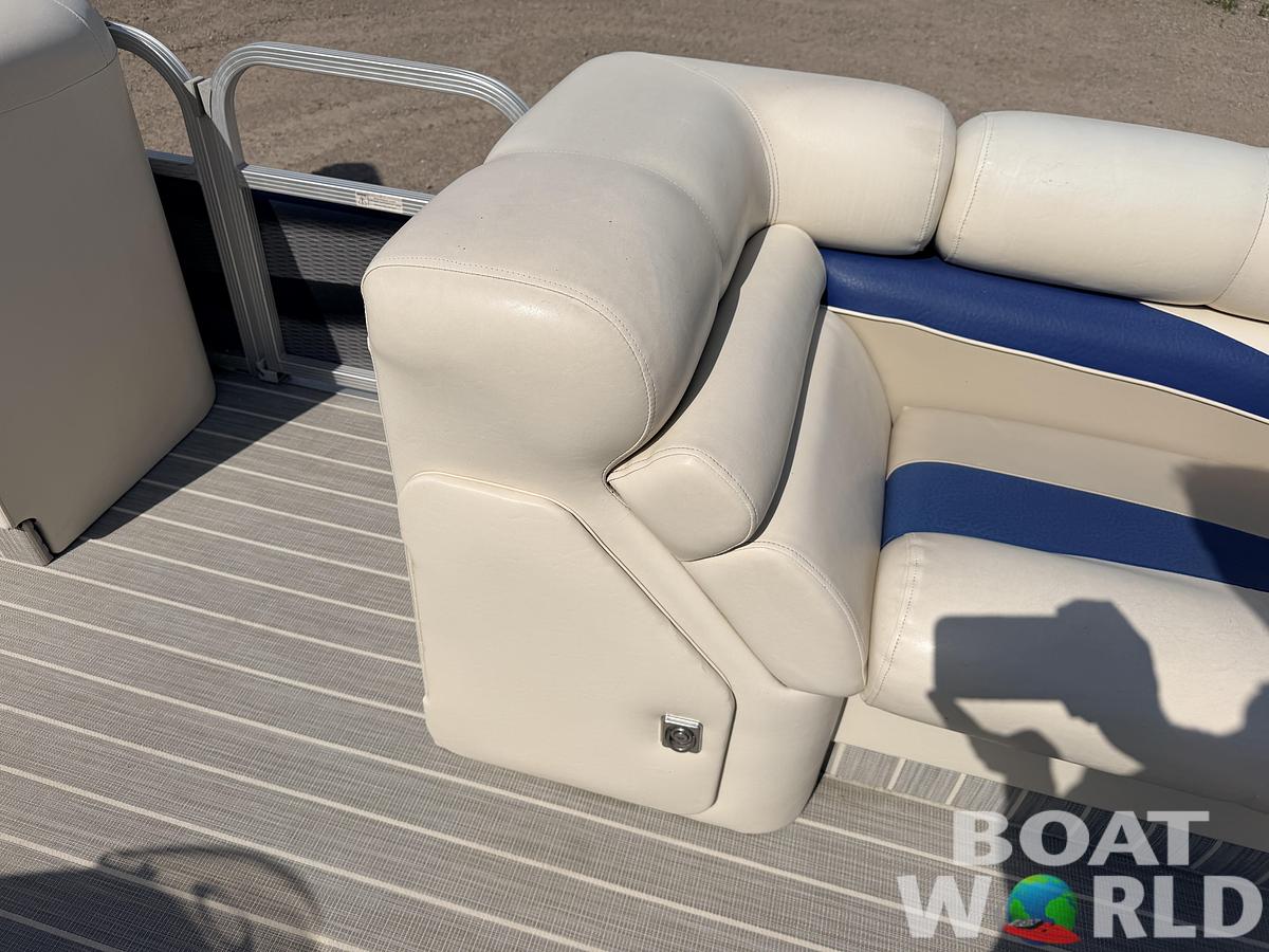 Used 2000 Bennington 2275 LX & 50HP Mercury 4Stroke -$12,995