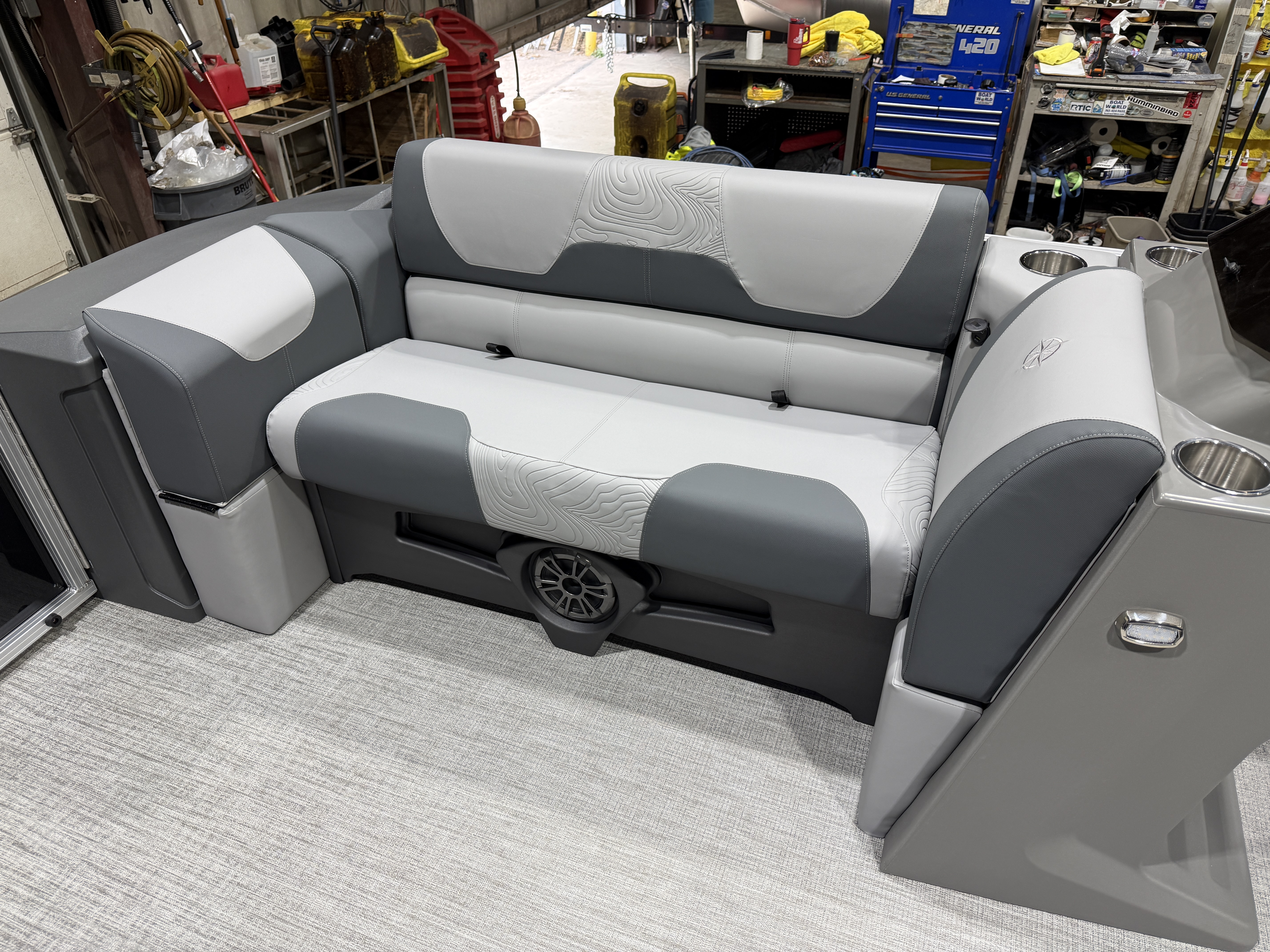 2026 Tahoe Pontoons GEOfish 2385 Rear Fish 