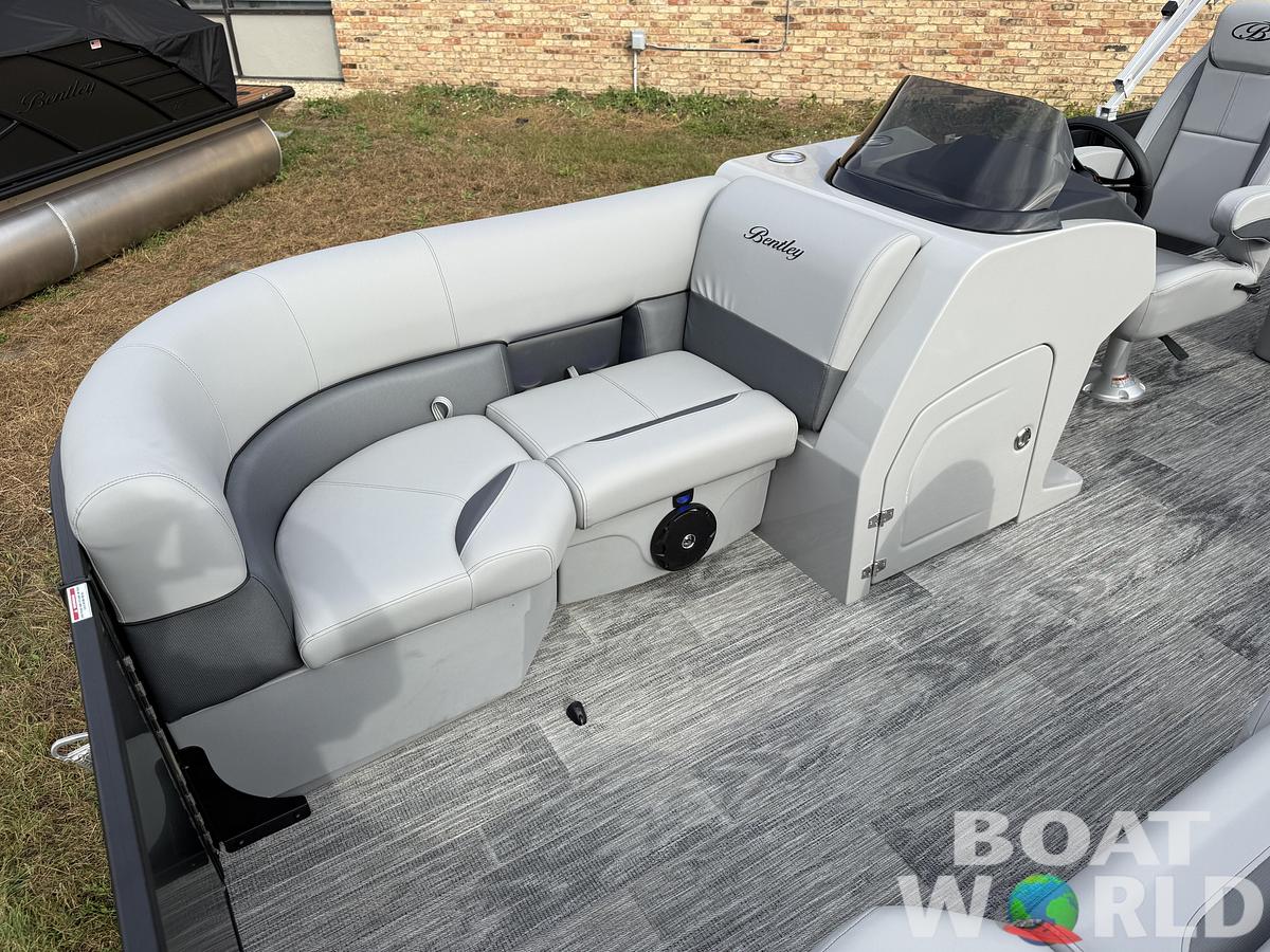 2026 Bentley Pontoons Legacy 200 Swingback Pontoon