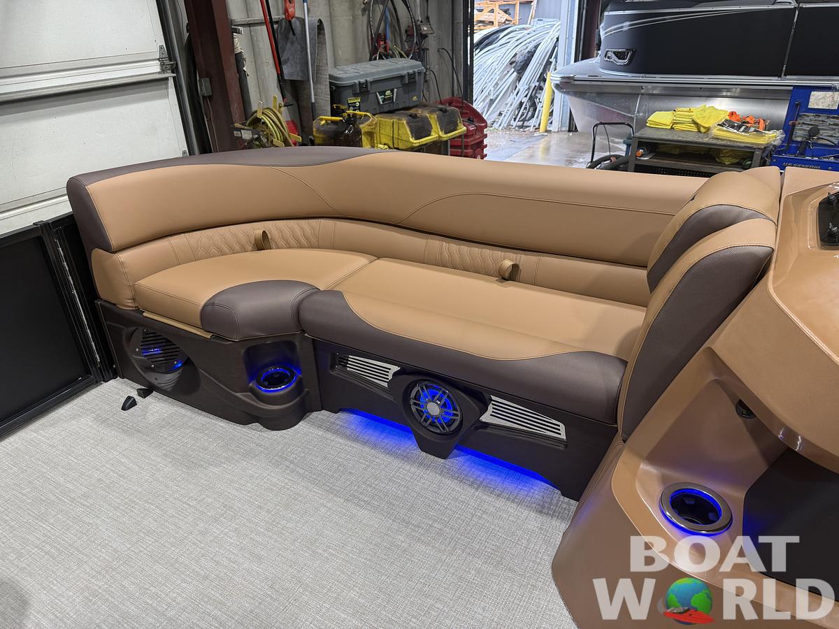 2027 Tahoe LTZ 300HP QLS 2585 Tritoon $71,995