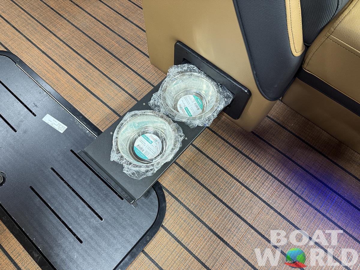 2026 Bentley Pontoons Elite 223 Admiral Quad Lounge Tritoon