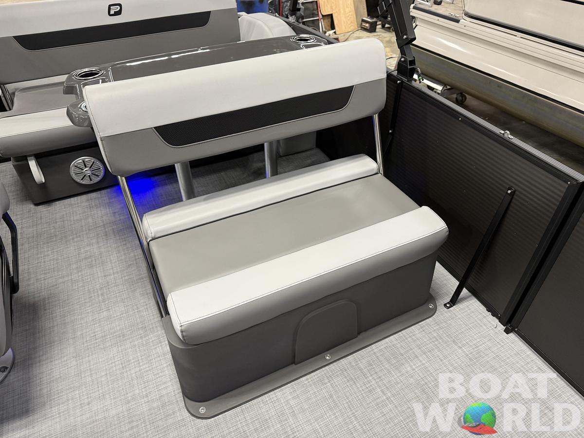 2026 Princecraft Vectra 23 RL Dinette Swingback Pontoon