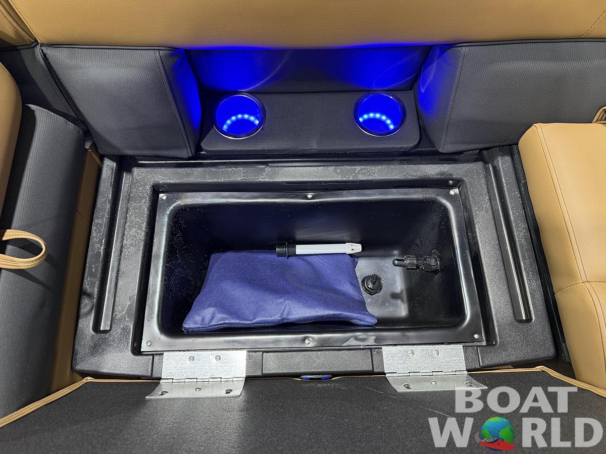 2026 Bentley Pontoons Legacy 223 Swingback Tritoon 