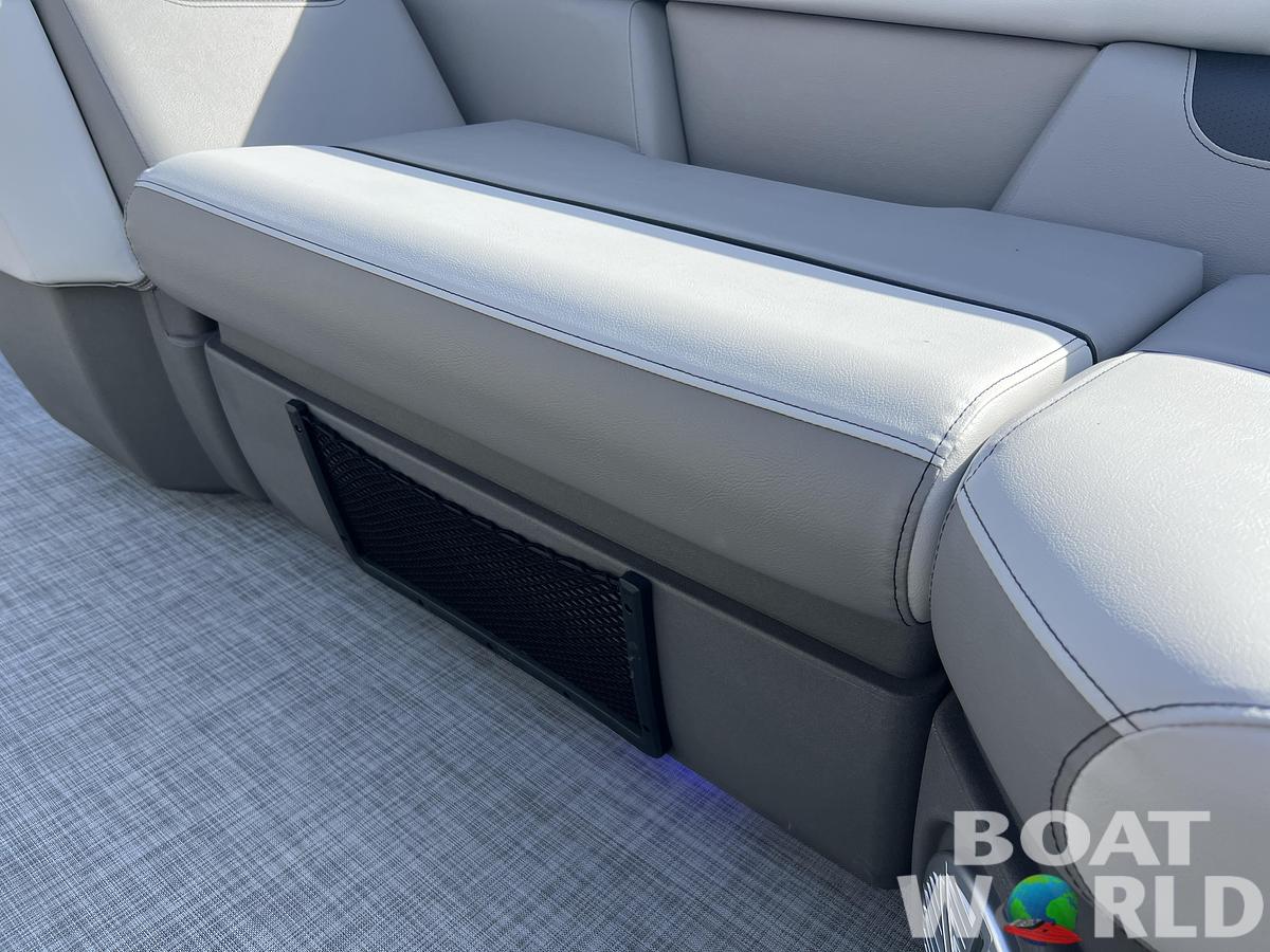 2026 Princecraft Vectra 23 RL SS Swingback Pontoon & Mercury 4-Stroke EFI